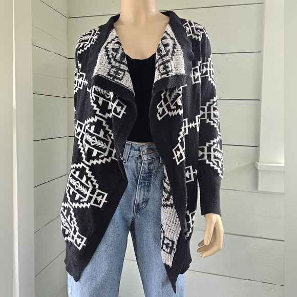 Timing Women's  Black /white Open Front Cardigan Southwestern Knit Design Sz L - Picture 2 of 7